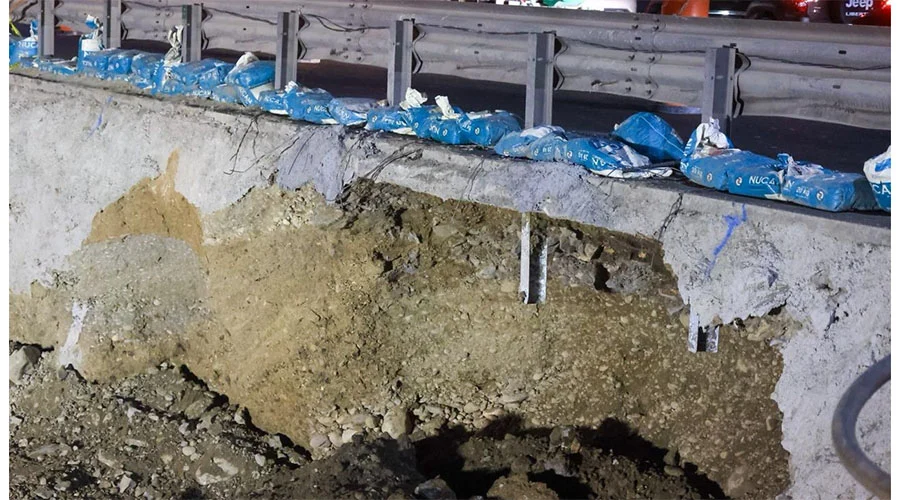 Cierran uno de los carriles exprés de Morones Prieto 1 morones 890