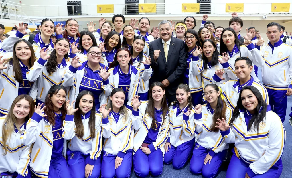 Abandera Rector a deportistas de la UANL rumbo a Nacional 1 589776211 2001664774070213 2011162554628746111 n