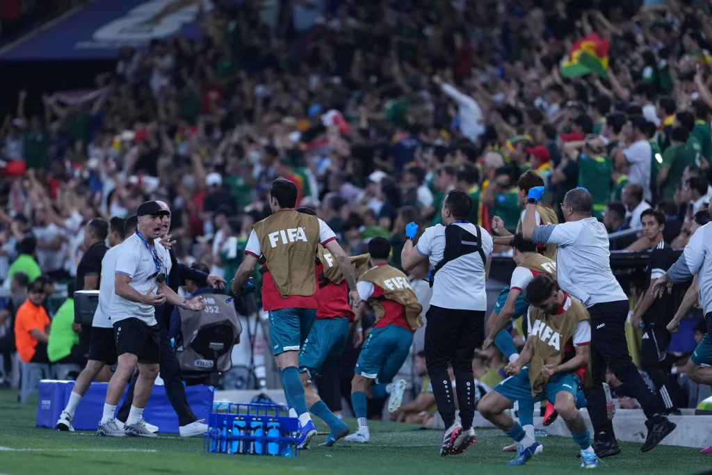 ¡Irak al Mundial! Ganan 2-1 y rompen el sueño de Bolivia 5 655851712 1670128610840845 4724657820522485404 n