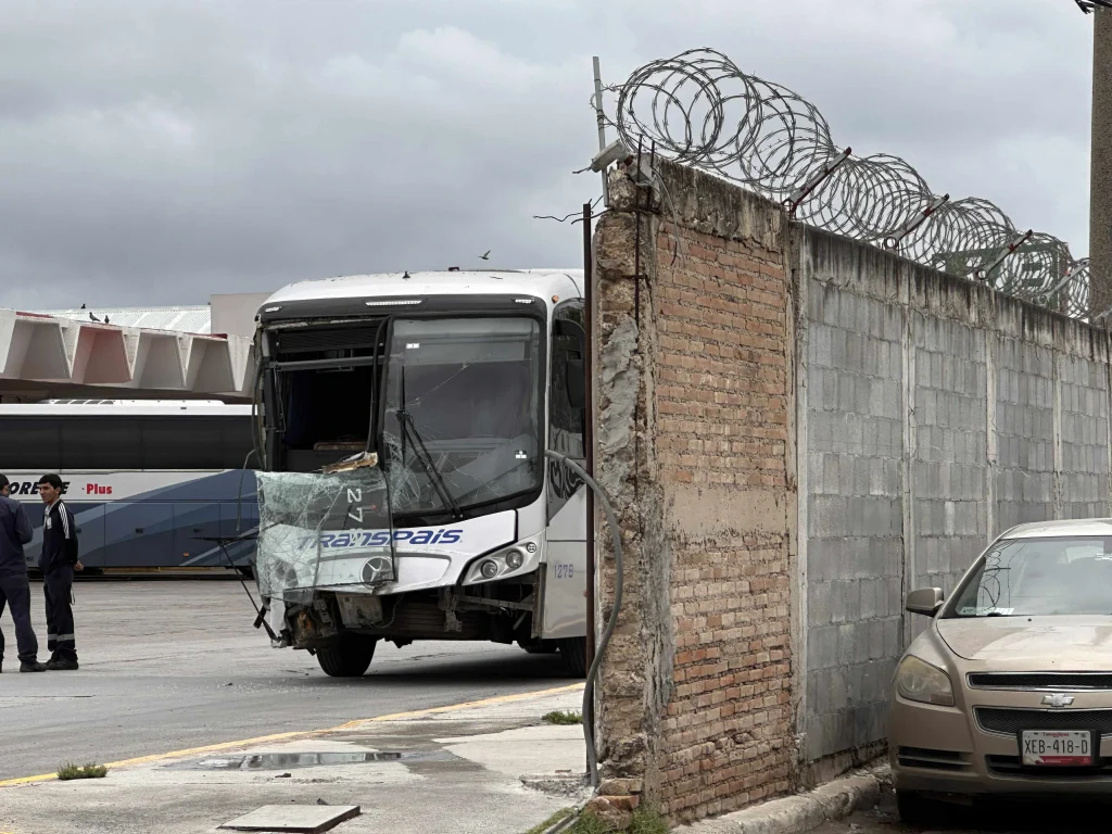 Dormita chofer al volante causando daños materiales 3 663267706 1966799750640412 5949333271641085995 n