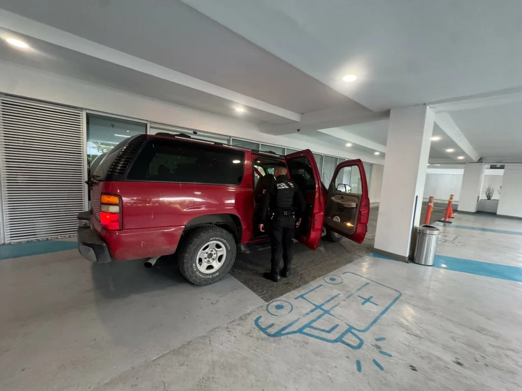 Policía y tránsito de Monterrey se vuelven ángeles guardianes 1 663276303 1431215042116244 3902161283747204646 n