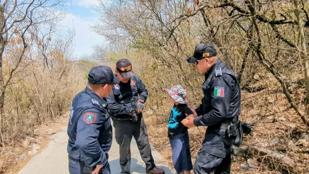 Rescatan a menor deshidratado en Cerro de la Silla 1 663705174 963198506647610 3984648918315236258 n