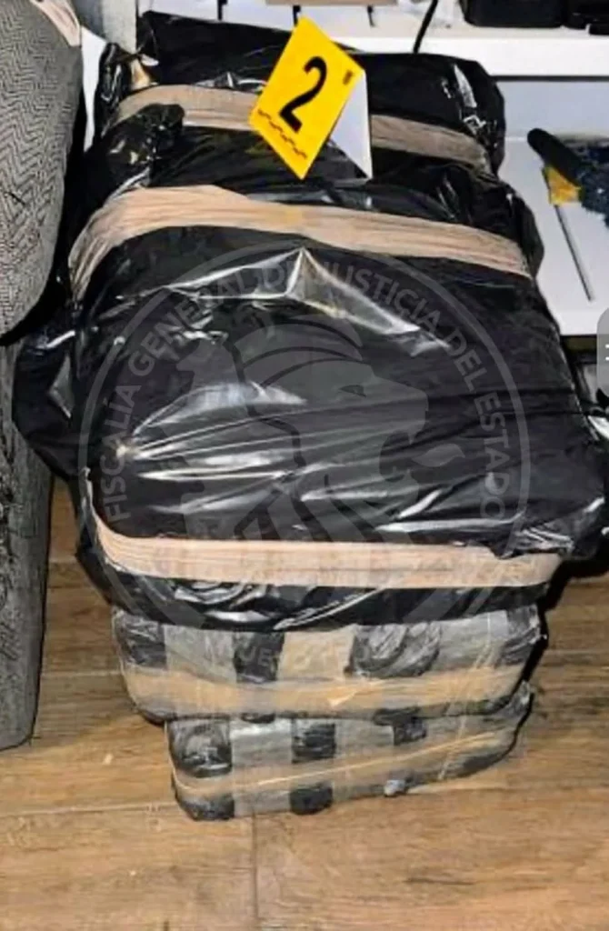 Aseguran casi 600 kilos de droga en colonia Independencia de Monterrey 3 666001110 1425653105527530 4533988861699274548 n