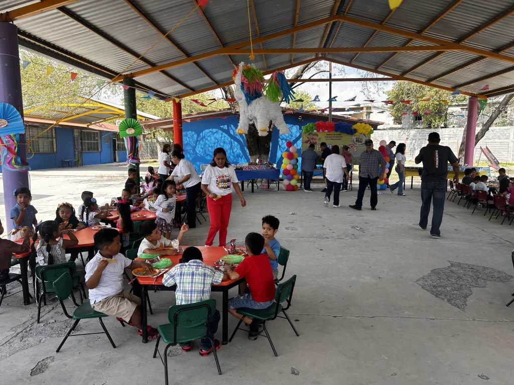Veteranos llevan alegría a niños de escasos recursos en festejo por su día 2 668310965 26309290042095686 9058106232530671067 n