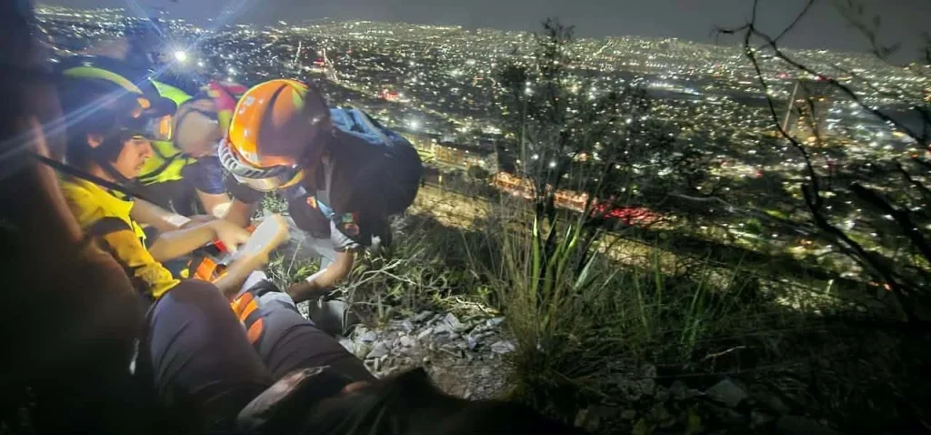 Rescatan a senderista lesionada en Parque Ecológico La Huasteca 1 668520669 4086483688309083 397577335700055766 n