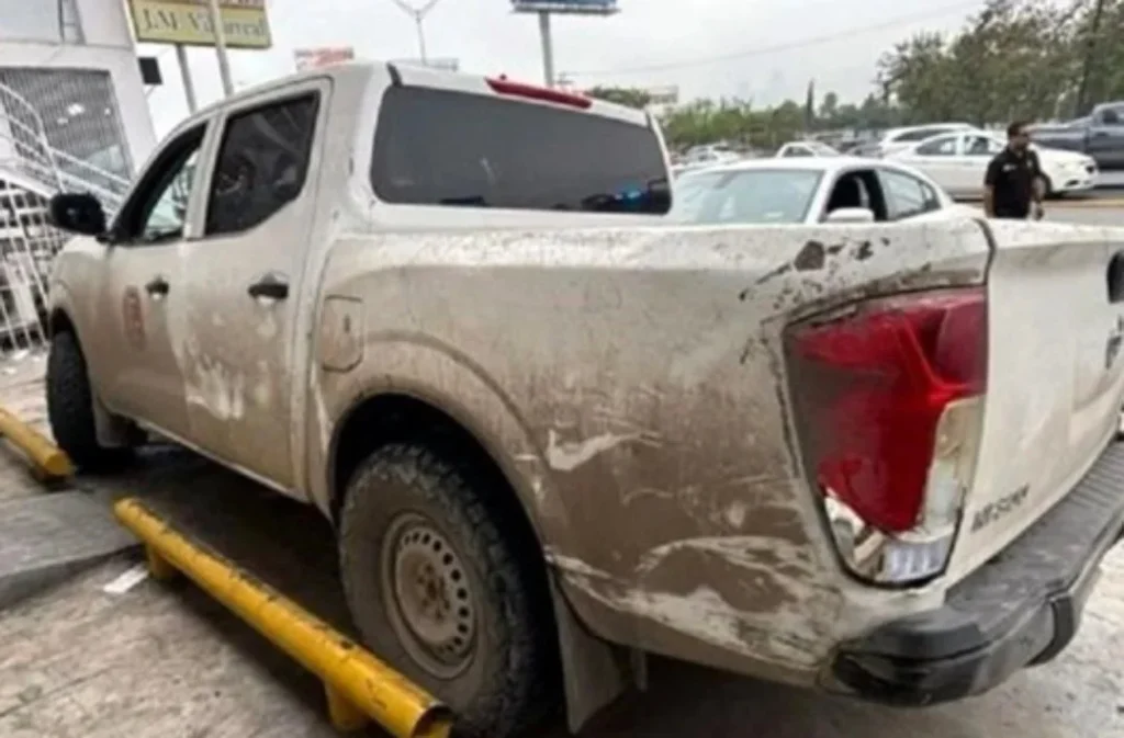 Persona sin hogar roba camioneta y desata persecución en Monterrey (VIDEO) 2 673465834 1701437571212495 6381742152932422023 n