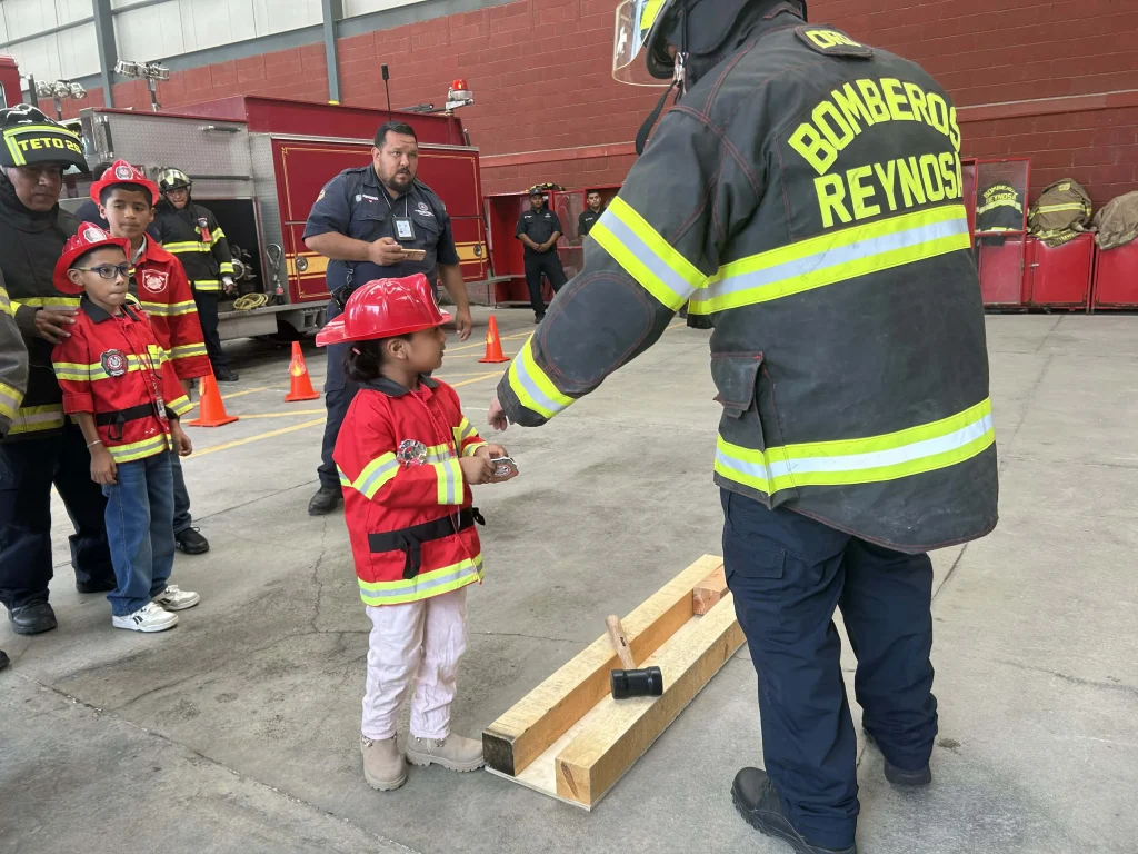 ¡Bomberos por un día! Celebran el Día del Niño en Protección Civil municipal 5 676385061 1297842401919978 6171275963454244325 n