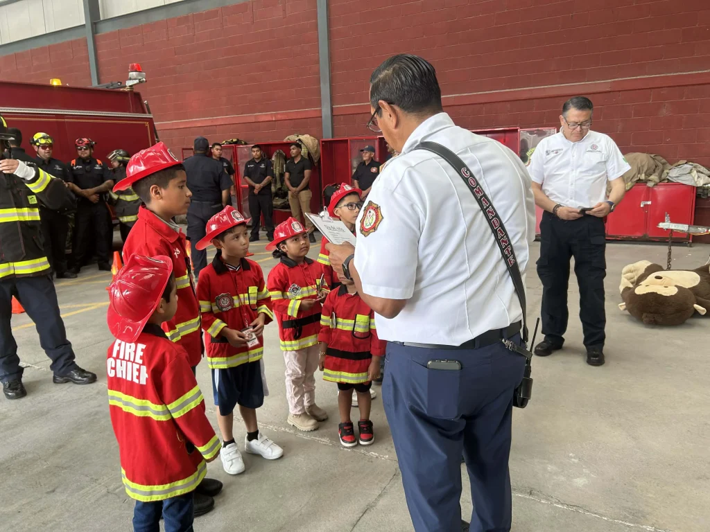 ¡Bomberos por un día! Celebran el Día del Niño en Protección Civil municipal 2 676629623 1705954193754735 7382299099080585300 n