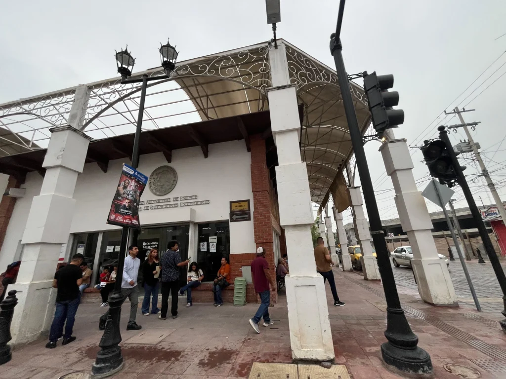 Se registra alta afluencia en oficina de enlace de SRE en Reynosa 1 677802601 1646105229973013 6233045010049421213 n