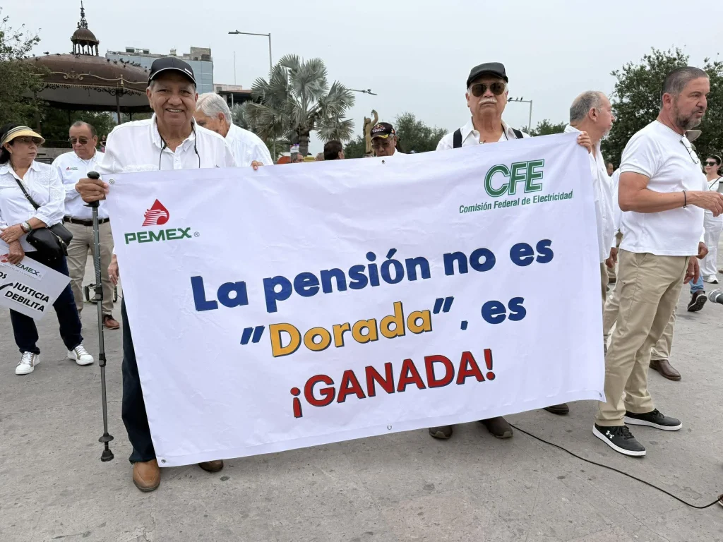 Exigen petroleros jubilados no retroactividad a sus pensiones 1 680364263 1315224643867439 5747878643341433094 n