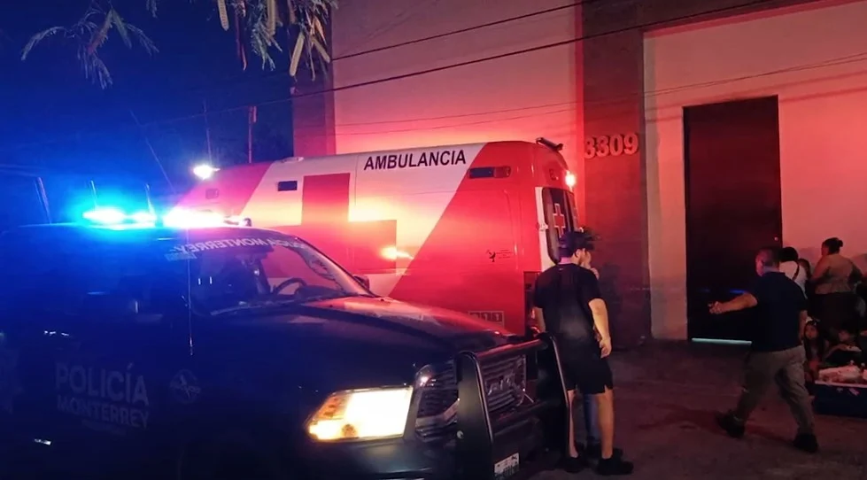 Salvan policías de Monterrey a niña de 7 años de morir ahogada 2 684256919 1747770652874015 4003126644689030865 n