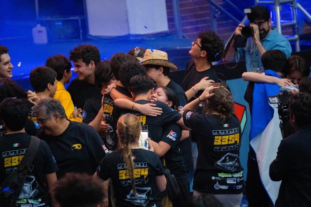Talento de NL brilla en el Mundial de Robótica FIRST 2026 1 685673541 4406078323053321 8575265005523304803 n