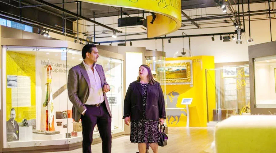 Recibe Carlos Peña Ortiz a la cónsul estadounidense Mary Virginia Hantsch 1 CARLOS 222 bbam