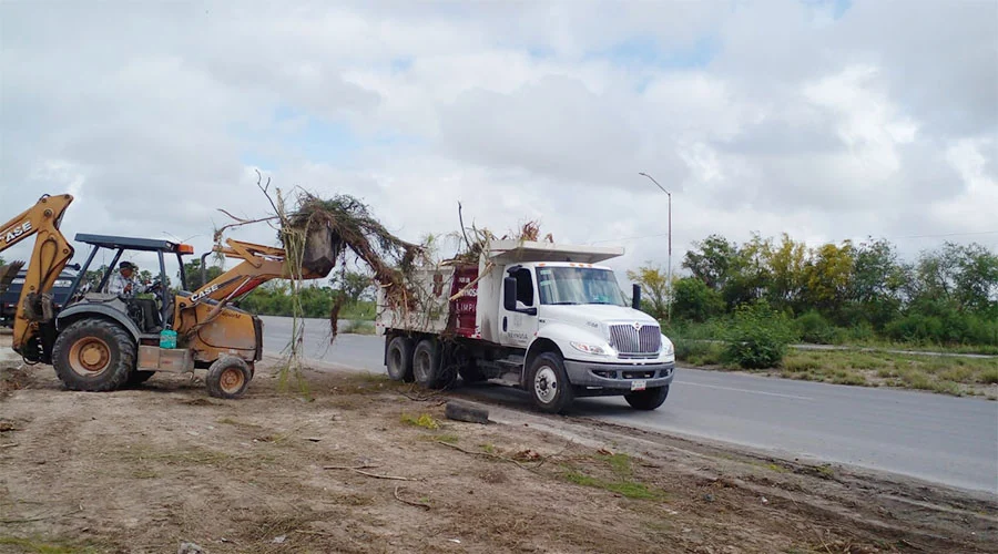 Intensifica Gobierno de Carlos Peña Ortiz programa permanente de desazolve de drenes y canales 1 DESAZOLVE REYNOSA 222b