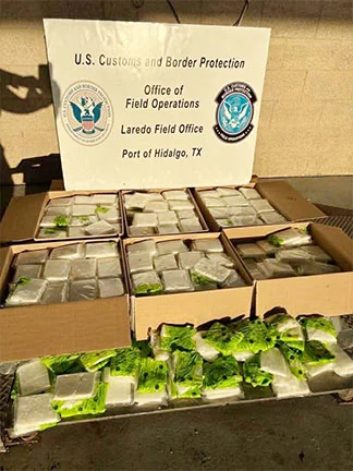 Entre zanahorias aseguran droga oculta en Puente Pharr 1 DROGA PHARR 2s