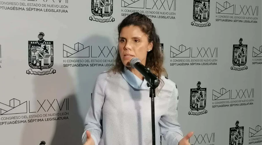 Demanda Claudia Caballero a gobernador frenar dispendio en publicidad
