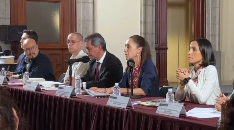 Después de mantener una reunión con representantes del sector gasolinero, la presidenta de México, Claudia Sheinbaum, informó que el precio del diésel comenzará a reducirse a partir de la próxima