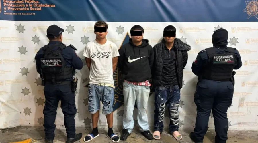 Detienen a tres por apedrear a policías en Guadalupe