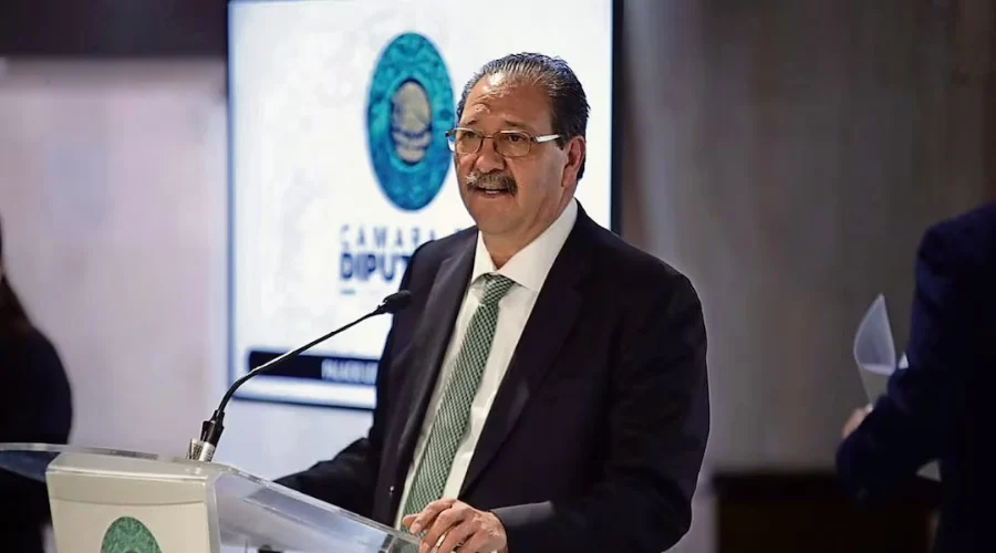 El coordinador del Partido del Trabajo (PT) en la Cámara de Diputados, Reginaldo Sandoval, reafirmó el respaldo de su grupo parlamentario a la reforma electoral de la presidenta de México, Claudia