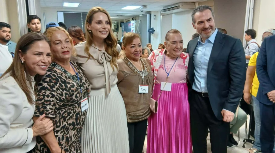 El municipio de Monterrey amplió el convenio de colaboración con el Hospital Universitario “Dr. José Eleuterio González”, para continuar brindando cirugías de reconstrucción mamaria gratuitas a ot