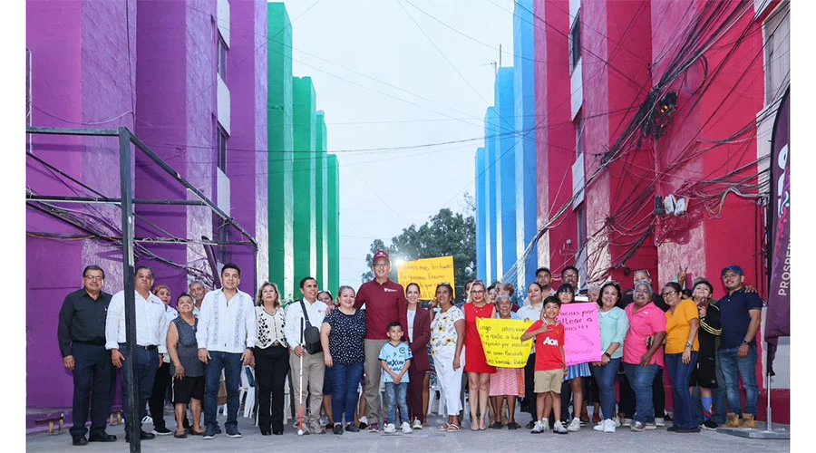 Llevan en Madero color y bienestar a familias de la colonia Primero de Mayo 1 MADERO 22