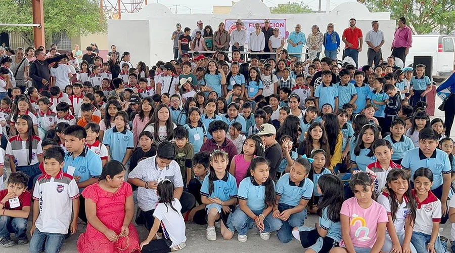 Ofrece Marcelo Olán un mejor futuro con festejo del Día del Niño 1 MARCELO OLAN 2bb22b