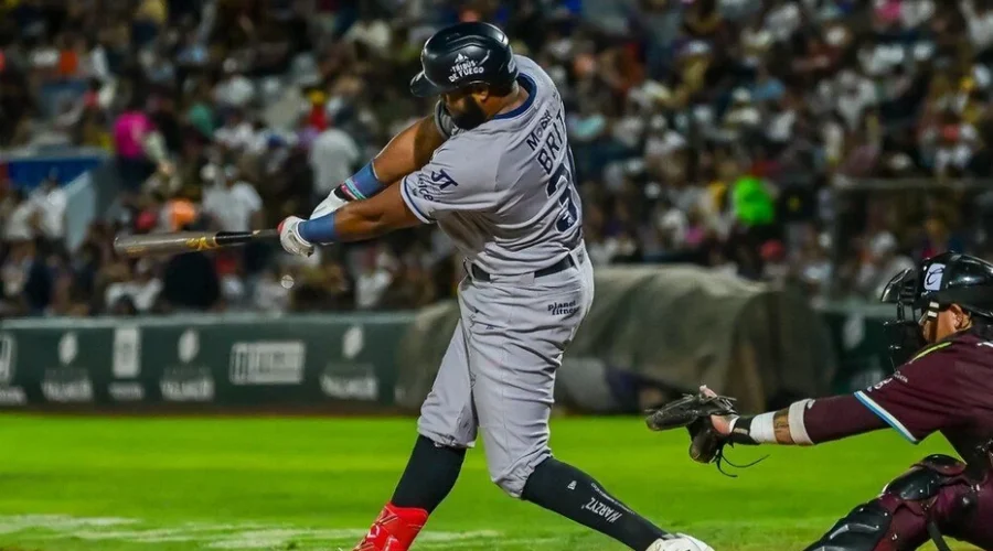 Sultanes abre temporada con barrida a Laguna