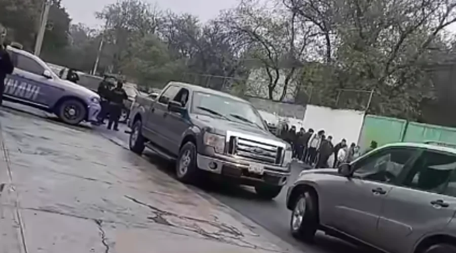 Una amenaza de tiroteo para el próximo jueves en una secundaria de Escobedo, fue lo que trascendió durante la mañana de este martes en el plantel Donato Elizondo Ayala, ubicado en el centro del me