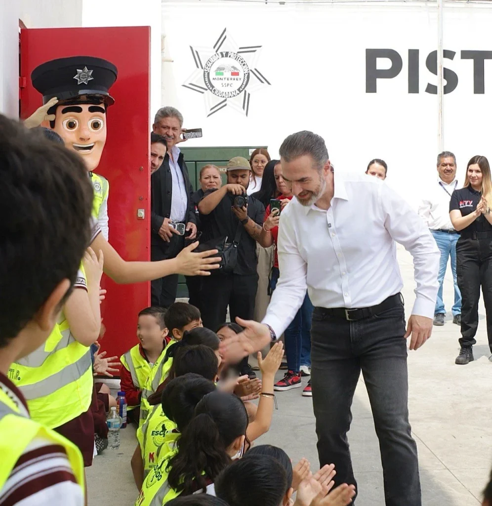 Visitan estudiantes la Academia de Policía de Monterrey con programa 'Cadete Jr' 1 WhatsApp Image 2026 04 17 at 3.00.59 PM 1