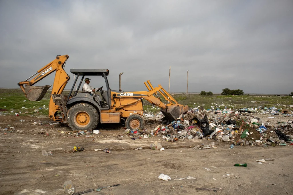 Beto Granados impulsa la Estrategia Nacional de Limpieza de Playas en Matamoros 2 WhatsApp Image 2026 04 24 at 12.31.44 PM