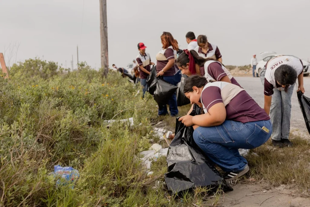 Beto Granados impulsa la Estrategia Nacional de Limpieza de Playas en Matamoros 1 WhatsApp Image 2026 04 24 at 12.31.45 PM