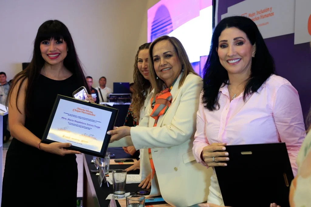 Reconocen liderazgo de mujeres en Guadalupe 4 WhatsApp Image 2026 04 24 at 3.16.19 PM