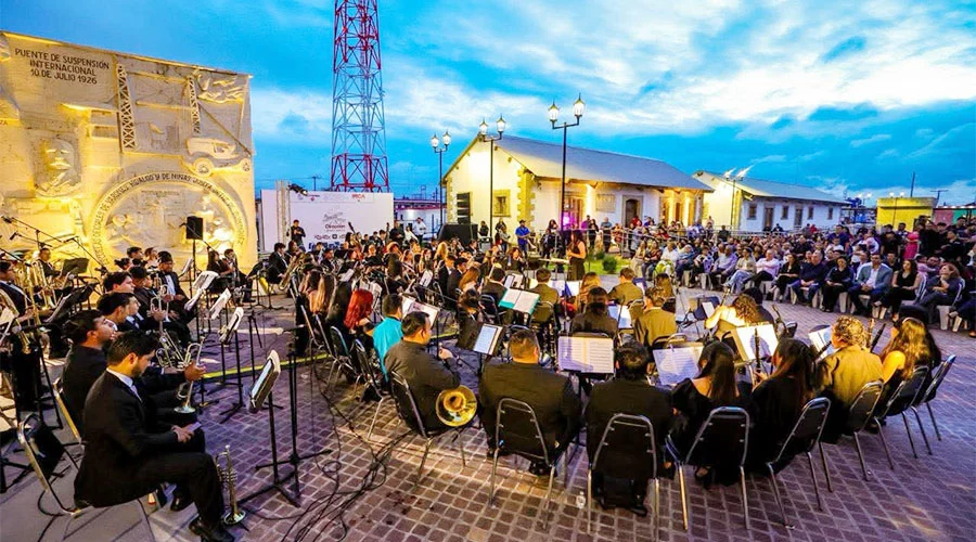 Acompañan familias reynosenses al alcalde Carlos Peña Ortiz en concierto sinfónico 1 concierto IRCA 3s