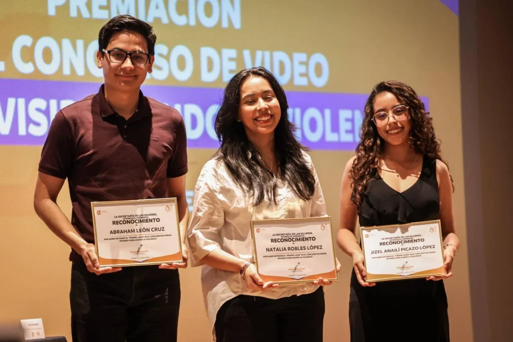 Premia Secretaría de las Mujeres a ganadores de 'Jóvenes visibilizando la violencia' 1 01