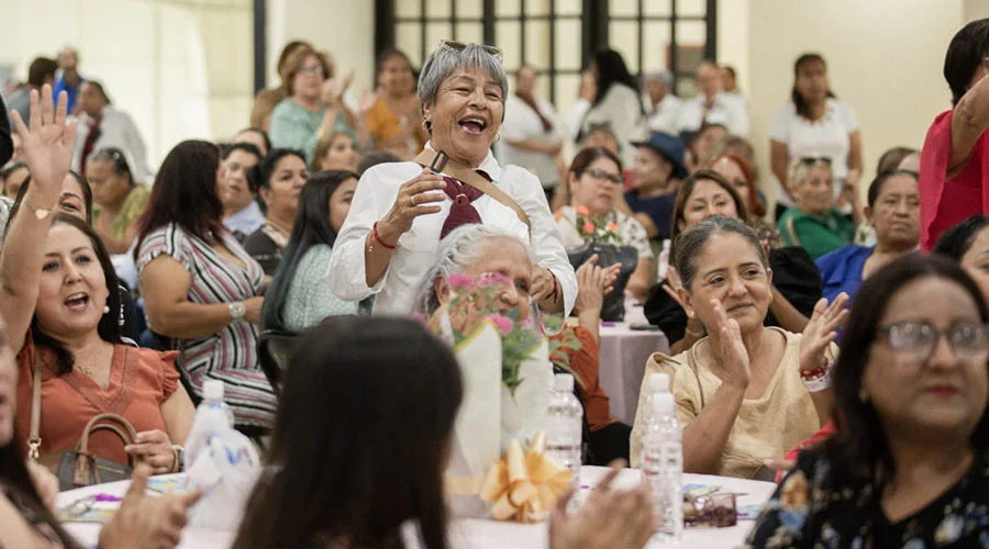 Reconoce Granados a más de 400 madres Líderes de Colonia en Matamoros 1 345