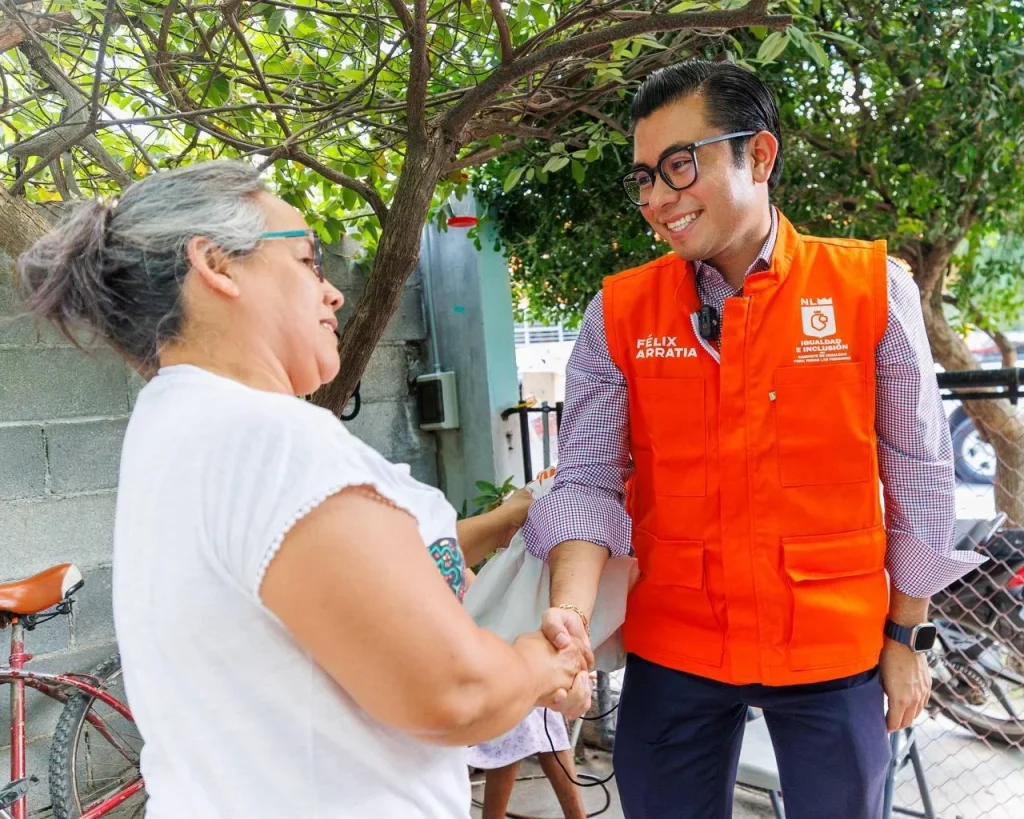 Félix Arratia realiza gira por centros comunitarios de la región citrícola 1 5