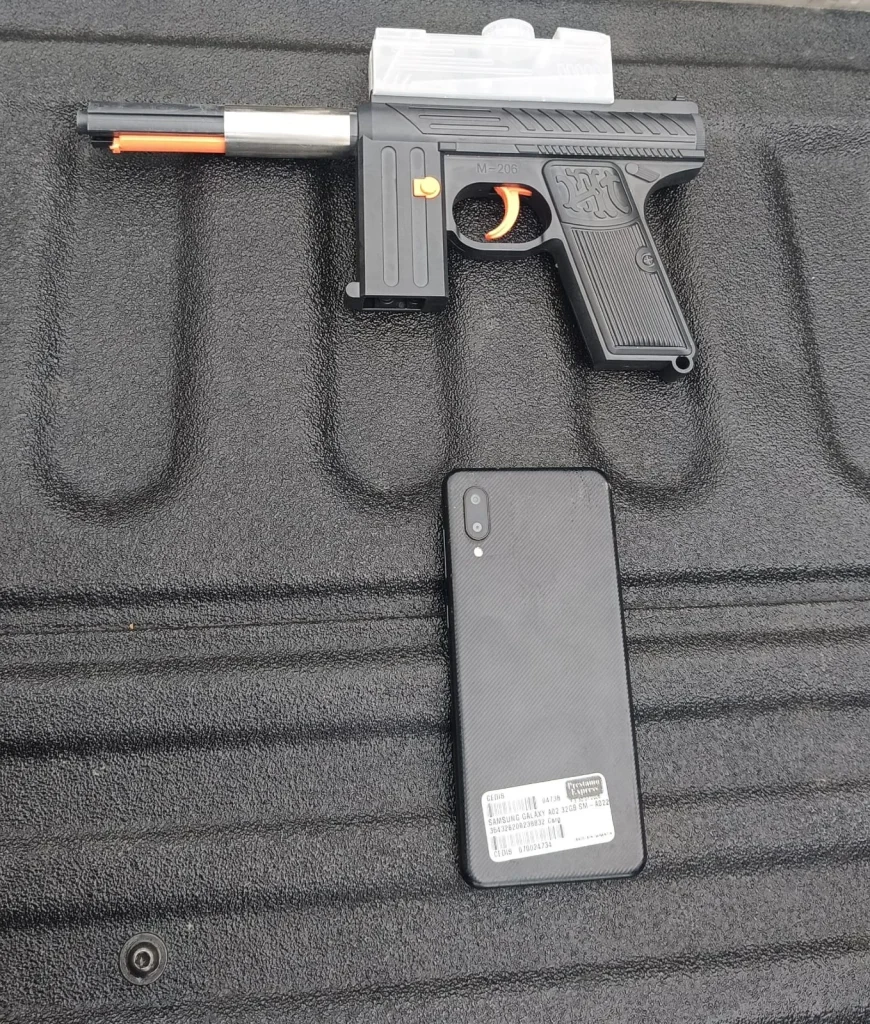 Asalta a taxista con arma de juguete y es detenido por policías de Monterrey 2 673470564 2067647023782490 943433529288568700 n