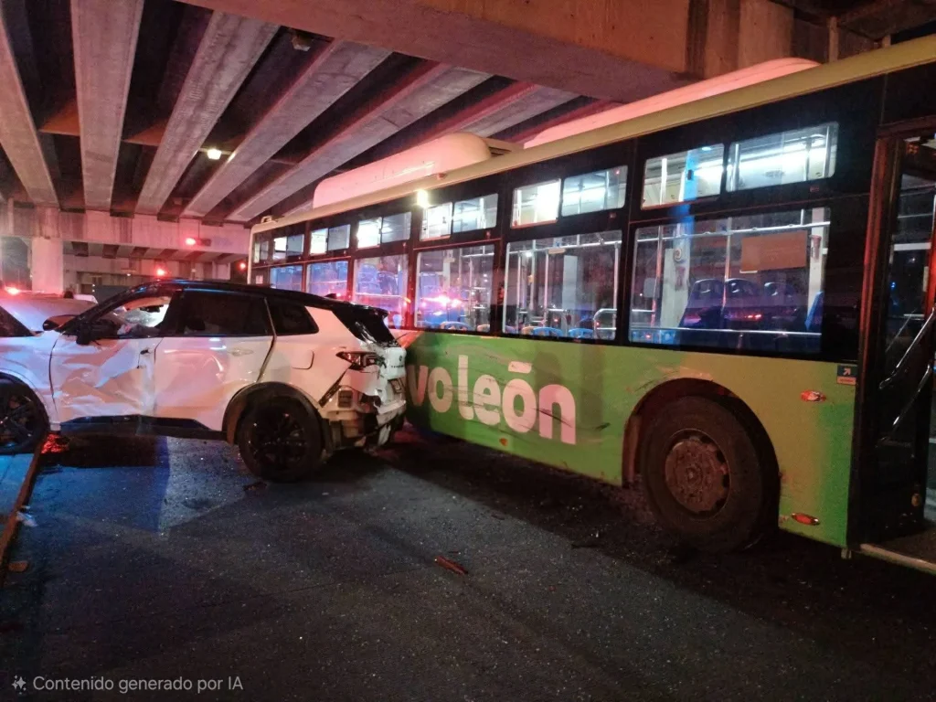 Choque de Ecovía deja 16 lesionados en Monterrey 1 673522833 1512821347239179 8461564019772906960 n