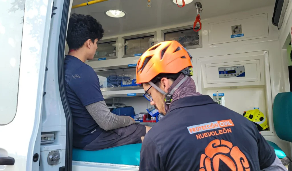 Concluye con éxito rescate aéreo en Cerro de las Mitras 3 683944854 1666040314608450 4007570390010594044 n