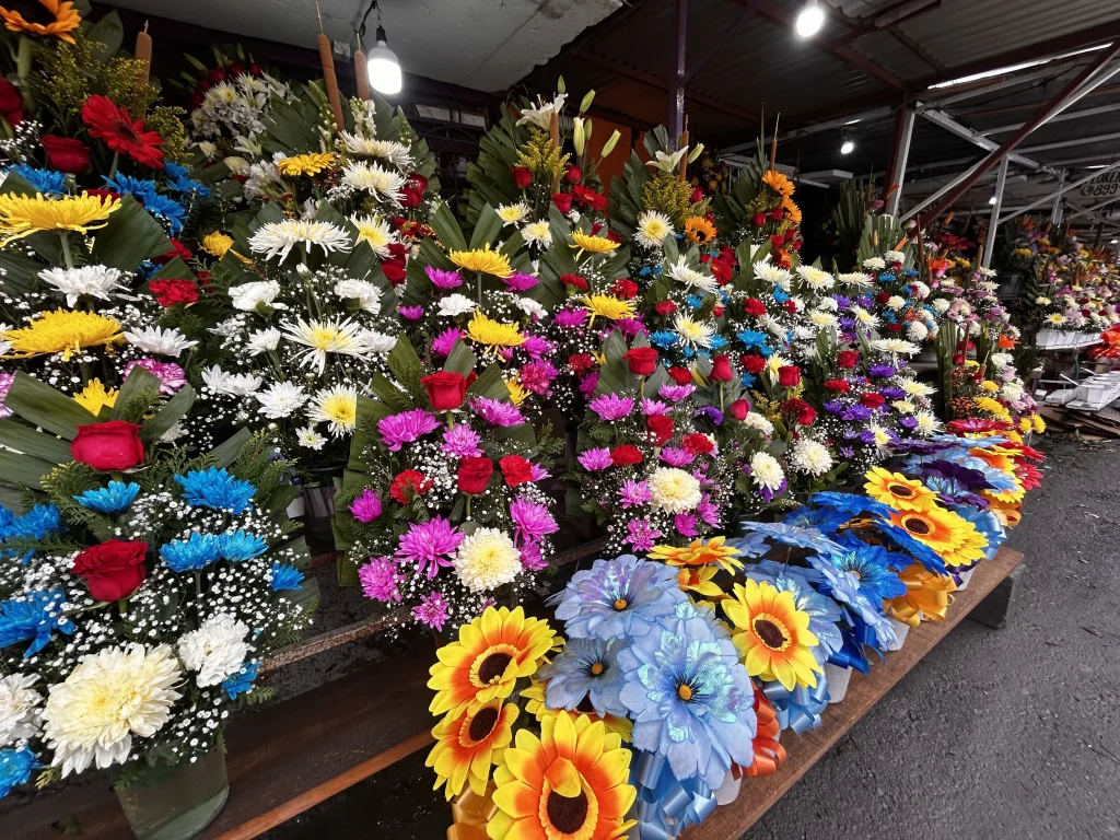 Floristas de Reynosa esperan repunte de ventas por el Día de las Madres 1 688053947 1877670689454037 4576704501816200132 n