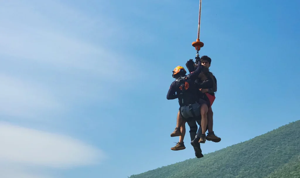 Concluye con éxito rescate aéreo en Cerro de las Mitras 7 689476782 947726818104311 8540442370733519192 n