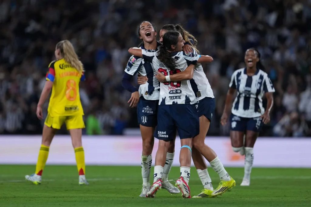 Toma Rayadas mínima ventaja en la Final ante América 11 691020211 1174452364765628 8120843128420751434 n