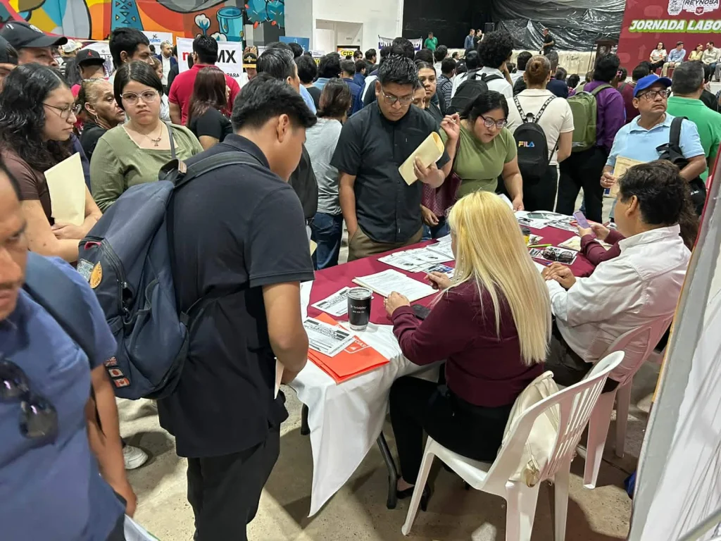 Responden más de 2 mil 500 reynosenses a jornada del empleo 2 706855925 27376168095355294 4033165377764927914 n