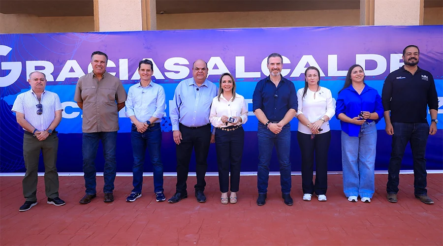 Dona Monterrey 7 vehículos para la seguridad pública a 3 muncipios de NL 1 ADRIAN bbb222