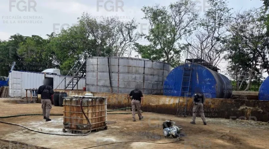 Aseguran mega centro de 'huachicol' en el norte de Veracruz