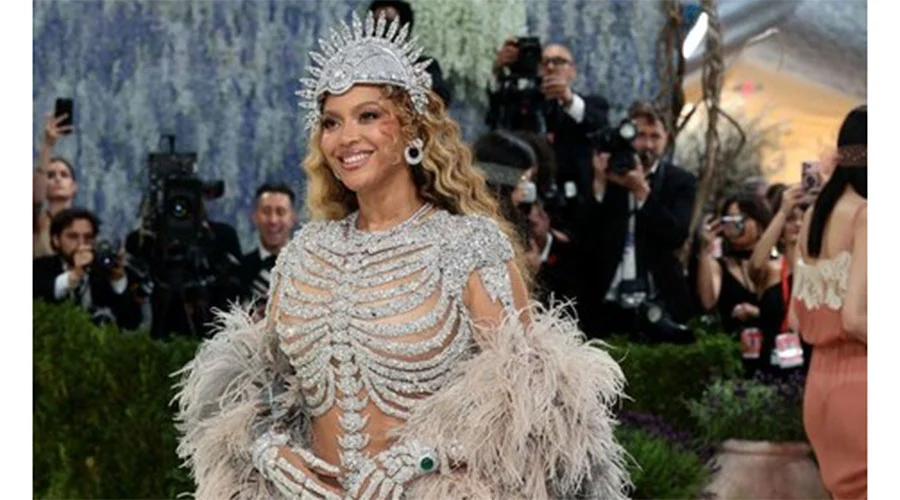 BEYONCE MET