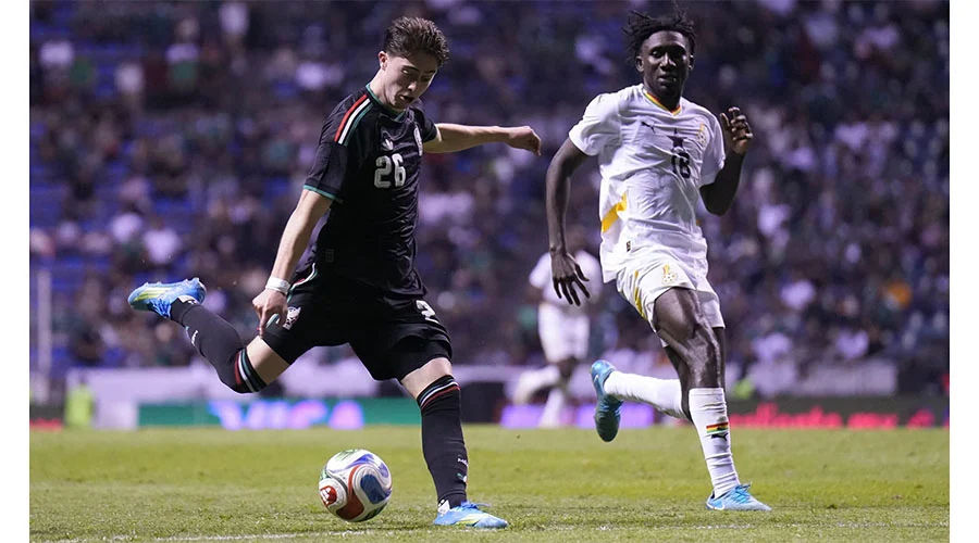 México vence 2-0 sin problema a Ghana rumbo al Mundial 1 BRIAN 2b