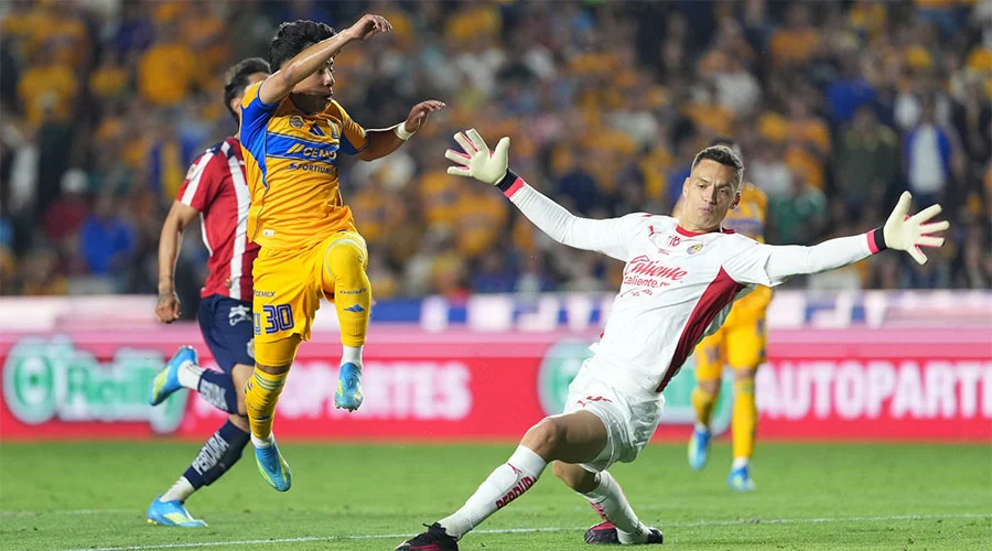 ¡Con ventaja la vuelta! Vence Tigres 3-1 a Chivas 7 CHICHA 2bb2