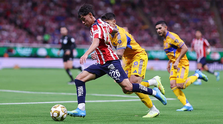 CHIVAS 882