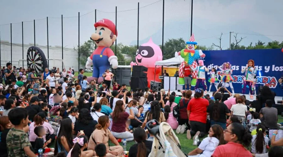 El DIF Monterrey organizó una jornada especial para festejar a niñas y niños que forman parte de sus distintos espacios de atención, como estancias infantiles, centros comunitarios, unidades de re